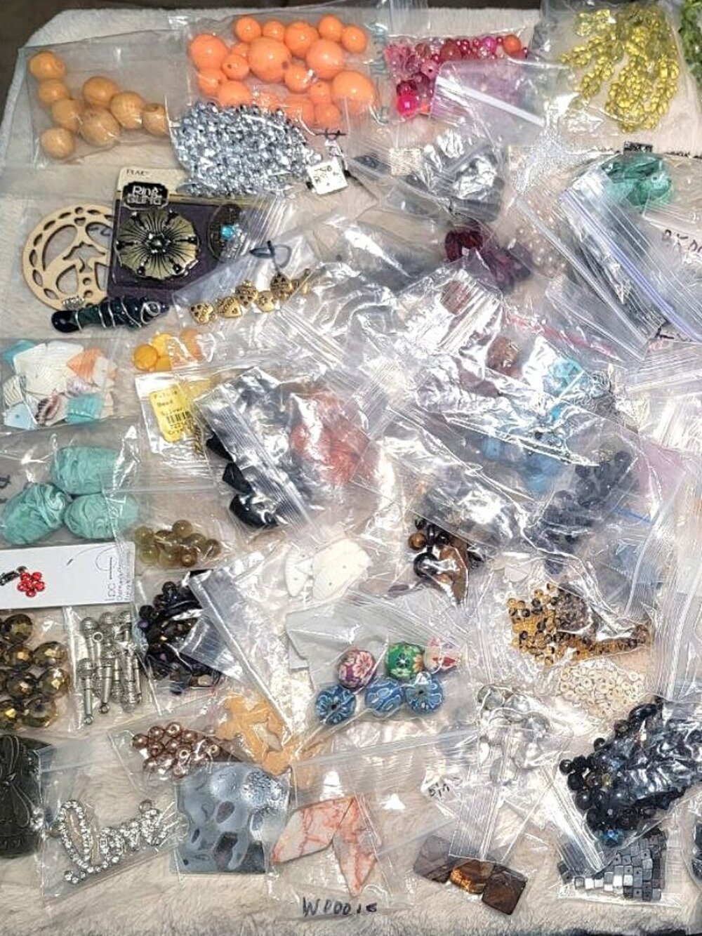 HUGE 4.5lb Destash Lot Jewelry Making Beads Findings Cabachons Various Mats #I